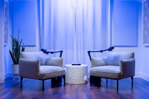 PODCAST STUDIO SESSION 